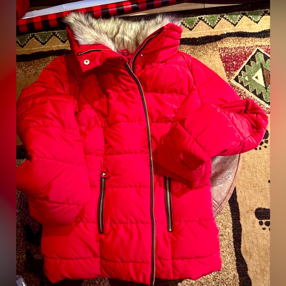 Red puffer jacket with faux fur collar size L